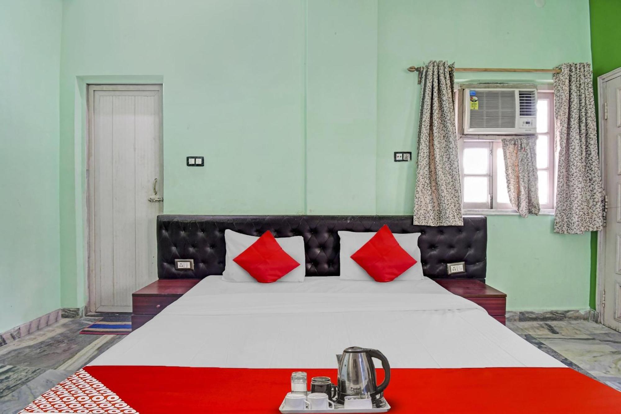 Hotel O R A Homestay Near Acropolis Mall Калькутта Экстерьер фото