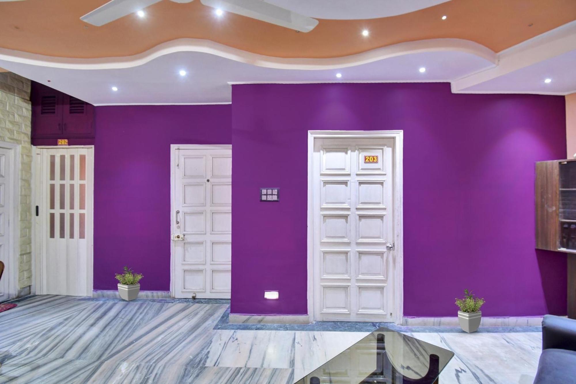 Hotel O R A Homestay Near Acropolis Mall Калькутта Экстерьер фото